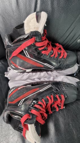 2023 CCM EFlex 6 Hockey Goalie Skates Regular Width Size 5 (Used)
