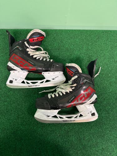 Senior CCM JetSpeed FT680 Hockey Skates (Regular) Size 9.5 (Used)