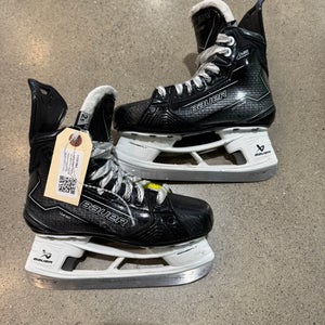 Bauer Supreme M50 Pro Hockey Skates | Size 2.5 Junior EE