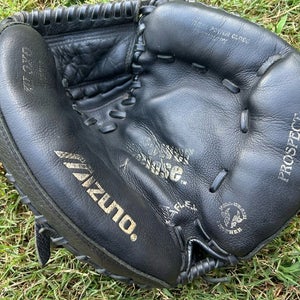 Mizuno RH Catcher's Glove 31.5" (Used)