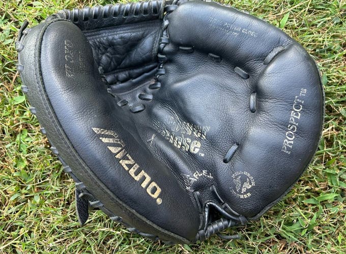 Mizuno RH Catcher's Glove 31.5" (Used)