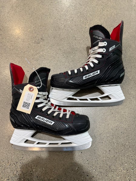 Junior Bauer NS Hockey Skates Regular Width Size 4 (Used)