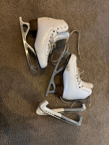 245 Risport Figure Skates AA with coronation ace blades(Used)