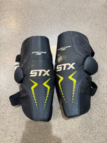 Small Adult STX Stallion 200 Arm Pads (Used)