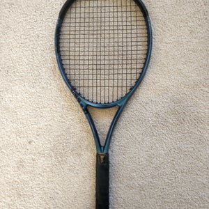 Wilson Ultra 100 v4 16x19 300g Grip #2