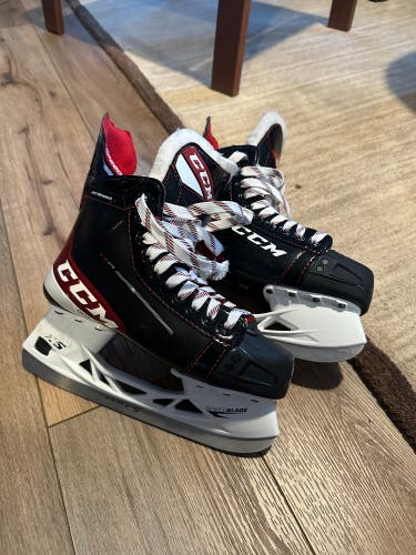 Senior Used CCM JetSpeed FT475 Hockey Skates D&R (Regular) 6.5