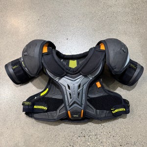 CCM XF Pro Shoulder Pads | Junior/Medium