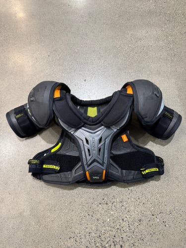 Medium Junior CCM XF Pro Shoulder Pads (Used)