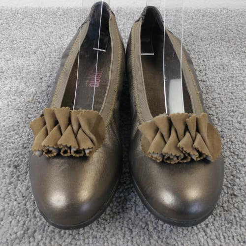 Munro American Merrie Ballet Flats Womens Size 7 Shoes Ruffle Metallic Slip On