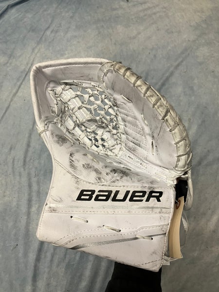 White Junior Bauer GSX Goalie Glove