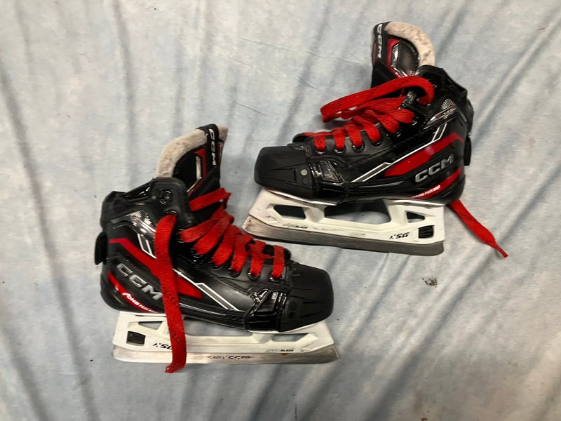 Junior CCM Extreme Flex E6.9 Hockey Goalie Skates Regular Width Size 2 (Used)