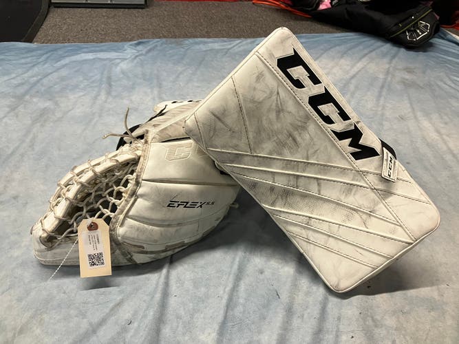 Junior CCM Extreme Flex E5.5 Glove & Blocker Set