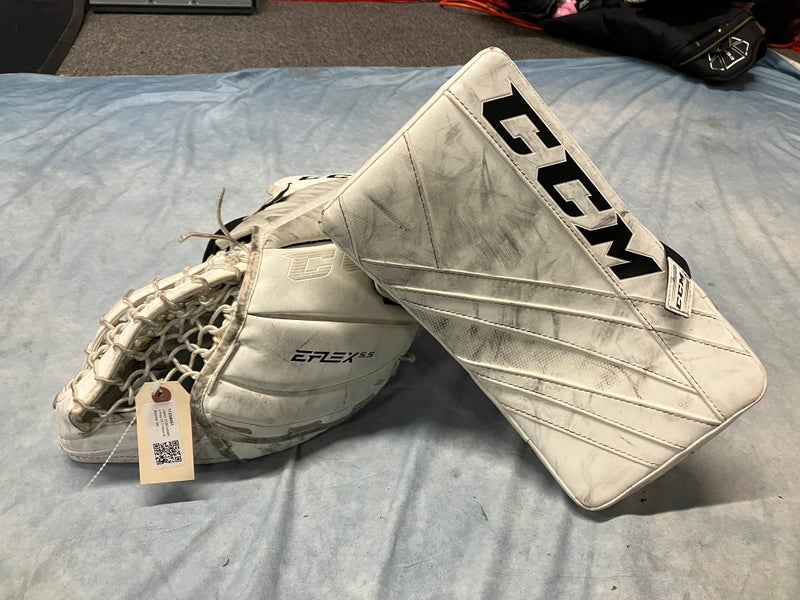 Junior CCM Extreme Flex E5.5 Glove & Blocker Set