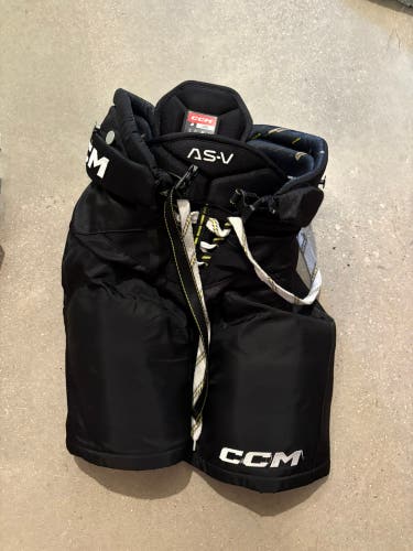 Junior Large CCM Tacks AS-V Hockey Pants (Used)