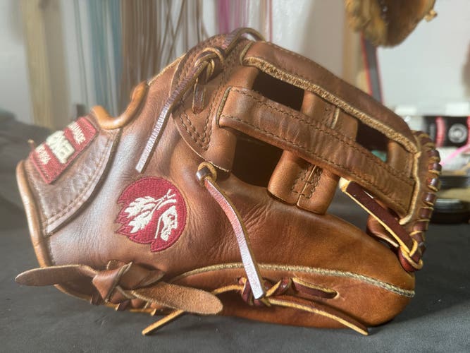 Nokona WB1175 RH Outfield Baseball Glove 11.75" (Used)
