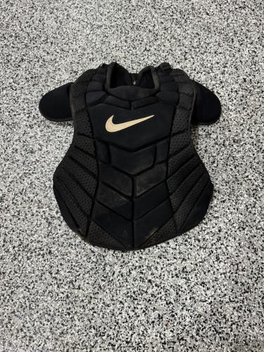 Nike vapor Catcher's Chest Protector (Used)