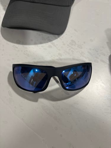 Black Adult Large Men's Maui Jim Sunglasses (Used)