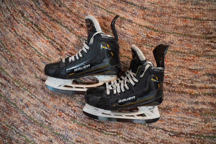 2022 Bauer Supreme M5 Pro Hockey Skates Regular Width Size 5 (Used)