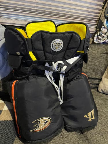 Men's Senior XL Warrior Custom Hockey Pants Pro Stock (Used)