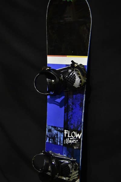 FLOW MERC SNOWBOARD SIZE 153 CM WITH RIDE LARGE BINDINGS