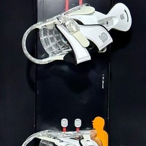 FORUM JEREMY JONES SNOWBOARD SIZE 125 CM WITH BURTON SMALL BINDINGS