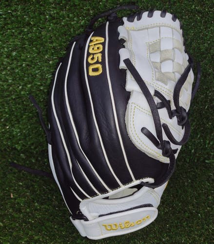 2022 Wilson RH Outfield A950 Baseball Glove 12" (Used)