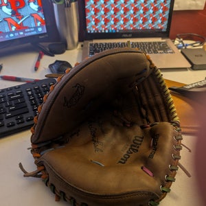 Catcher's RH Wilson A2514 Baseball Glove 31.5" (Used)