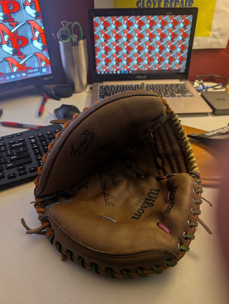 Catcher's RH Wilson A2514 Baseball Glove 31.5" (Used)