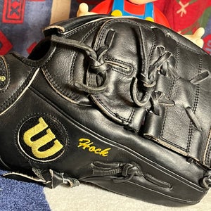 Colton Hock MLB Wilson A2000 RH Infield Baseball Glove 11.5" (Used)