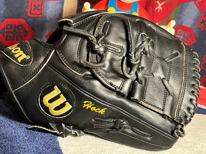 Colton Hock MLB Wilson A2000 RH Infield Baseball Glove 11.5" (Used)