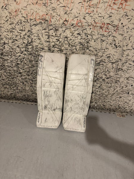 34" CCM EFlex 6 Goalie Leg Pads (Used)