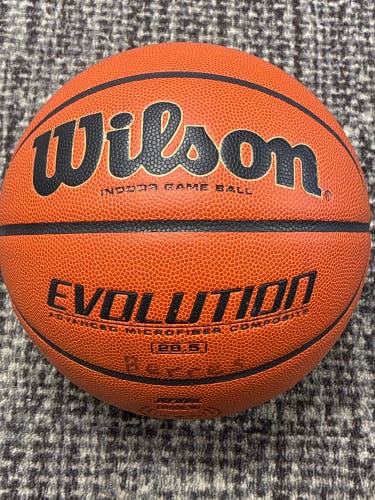 Wilson Evolution Basketball (28.5/Sz.6)