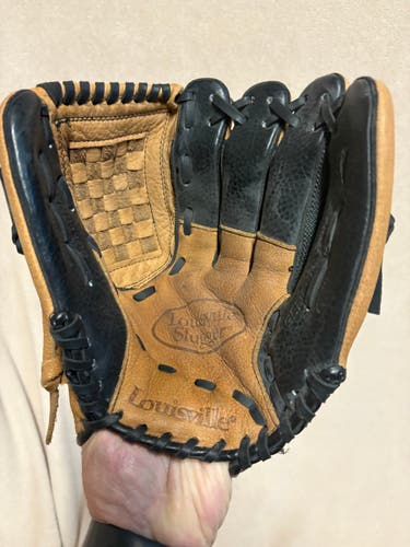 RH Louisville Slugger Genesis 1884 Baseball Glove 11" (Used)