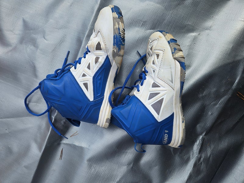 Blue Unisex 3.5Y (Big Kids / Youth) Youth Shoes (Used)