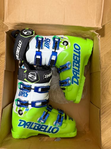 Mondo 25 & 25.5 Men's Dalbello DRS Racing Ski Boots (Used)
