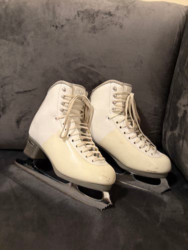 Jackson Ultima Debut Figure Skates Adult 5.5 (Used)