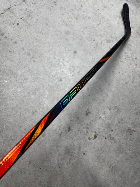 P28 82 Flex Senior Bauer Nexus Tracer Left Hand Hockey Stick Pro Stock (Used) ORANGE