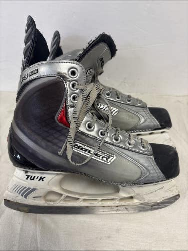 Junior Size 5 Bauer Vapor X:50 Ice Hockey Skates.
