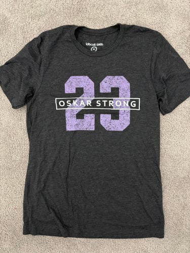 Hockey Fights Cancer Oskar Strong Shirt Medium (New)
