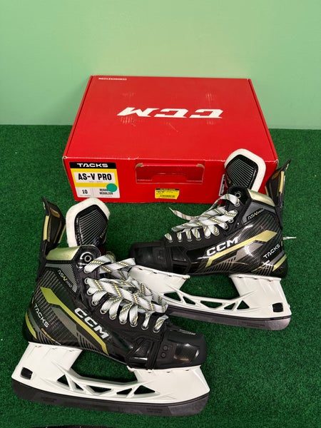 Senior CCM AS-V Pro Hockey Skates (Regular) Size 10 (New)