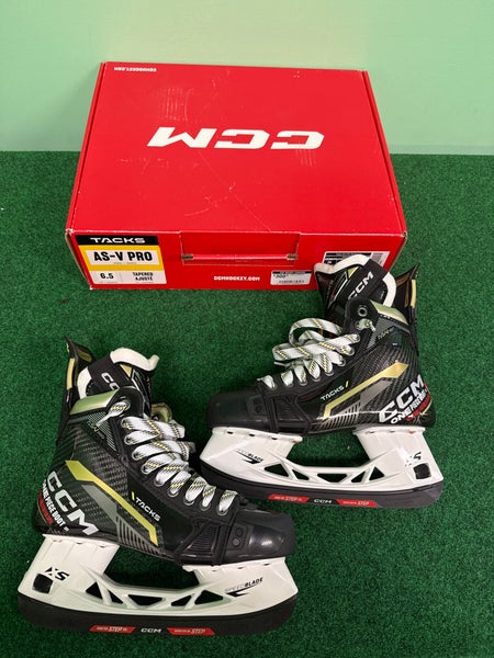 Intermediate CCM AS-V Pro Hockey Skates (Tapered) Size 6.5 (New)