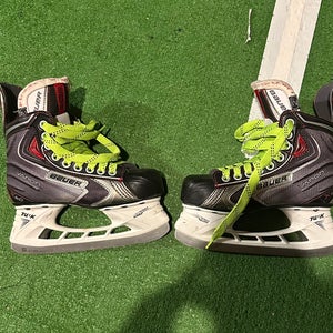 Bauer Vapor X60 Hockey Skates Regular Width Size 2 (Used)