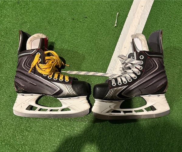 Bauer Vapor X60 Hockey Skates Regular Width Size 3 (Used)
