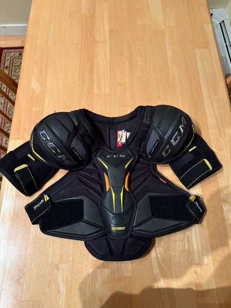 Men's Small Senior CCM 9080 Shoulder Pads (Used)
