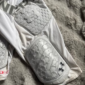 Medium Adult Under Armour (Used)