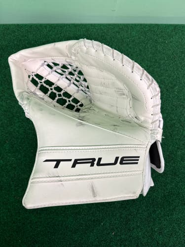 White Senior True L87 Goalie Glove Regular (Used)