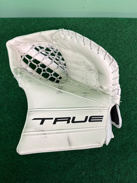 White Senior True L87 Goalie Glove Regular (Used)