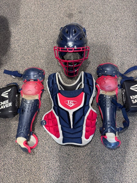 Youth Louisville Slugger Catcher's Set (Used)