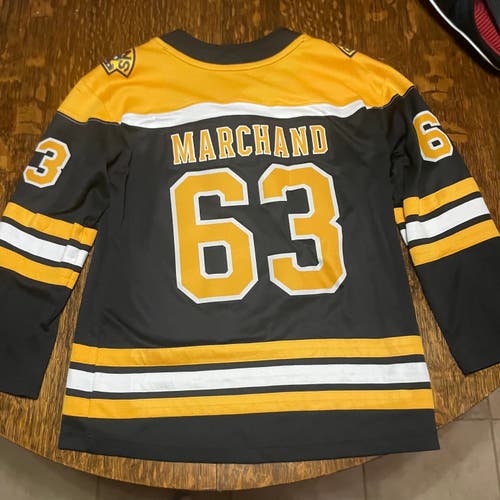 [Free Shipping] Brad Marchand Youth L/XL Boston Bruins Jersey