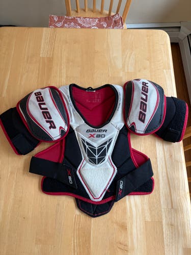 Medium Junior Bauer Vapor X80 Shoulder Pads (Used)